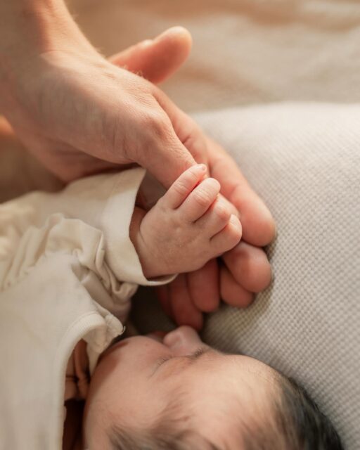 tiny details, big love. 🤍

Ich liebe einfach diese kleinen Details. Wie winzig und zart können diese Füßchen und Händchen bitte sein?!
Und doch sind sie von so großer Bedeutung. ✨

Detailbilder gehören für mich bei jedem Newbornshooting dazu. Weil genau diese Kleinigkeiten
am Ende irgendwie alles erzählen 🤍
 ________________________________

Ich halte diese kleinen Details gerne auch für euch fest 📸✨

www.fotografin-mit-herz.de
fotografinmitherz@web.de
WhatsApp: 01679420760
_________________________________

#Neugeborenenshooting
#Spremberg
#Hoyerswerda
#babyshooting
#familienfotografin

HOCHZEITSFOTOGRAF | HOCHZEITSFOTOGRAFIN | FAMILIENFOTOGRAF | FAMILIENFOTOGRAFIN | FOTOSHOOTING | LAUSITZER SEENLAND | LAUSITZ | ELSTERHEIDE | SPREMBERG | HOYERSWERDA | FINSTERWALDE | COTTBUS | SENFTENBERG | UMGEBUNG