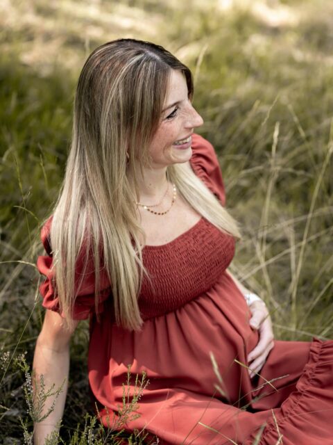 Zur Schwangerschaft gehört für mich nicht nur eine wunderschöne werdende Mama,
sondern eine Familie, die hinter ihr steht, sie durch diese besondere Zeit begleitet
und das Baby schon jetzt von Herzen liebt. Und genau diese Verbindung ist es Wert festgehalten zu werden. 🤍✨

Schreibt mir gern, wenn ihr euch genau solche Erinnerungen wünscht. 💌

____________________________________

www.fotografin-mit-herz.de
fotografinmitherz@web.de
WhatsApp: 01679420760
____________________________________

#babybauchshooting
#familienfotograf
#familienshooting
#lausitzerseenland
#hoyerswerda

HOCHZEITSFOTOGRAF | HOCHZEITSFOTOGRAFIN | FAMILIENFOTOGRAF | FAMILIENFOTOGRAFIN | FOTOSHOOTING | LAUSITZER SEENLAND | LAUSITZ | ELSTERHEIDE | SPREMBERG | HOYERSWERDA | FINSTERWALDE | COTTBUS | SENFTENBERG | UMGEBUNG